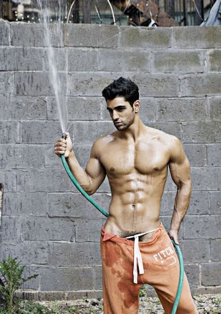 Hot Body Shirtless Indian Bollywood Model Actor Rishi Idnani