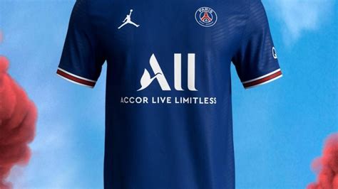 Le Psg Dévoile Déjà Son Maillot Domicile Pour La Saison 2021 2022