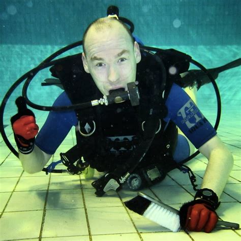 Underwater Men Underwater Barefaced Scubadiver