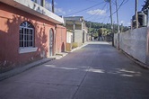 Vecinos del barrio Chitun son beneficiados con calle pavimentada ...