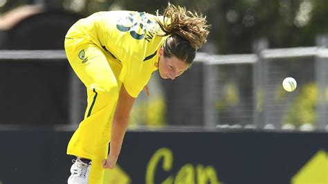 Australia V India Womens First Odi Darcie Brown Snares Wickets As Ellyse Perry Battles The
