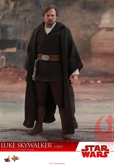 Star Wars The Last Jedi Luke Skywalker Crait Figure By Hot Toys