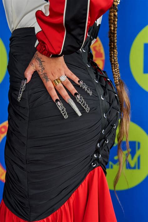 Beyond minaj, karol g went on to reveal that she's continuing to work on new music during quarantine. Karol G at the 2020 MTV EMA | 2020 MTV EMA: Best Beauty ...