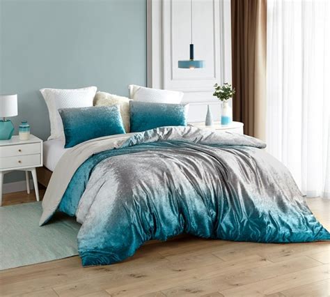 Turn your bedroom into a beautifully designed showpiece with luxury comforter sets, bedspreads & bed quilts. Teal Bedroom Ideas (20+ Bedroom Color Combination Trends ...