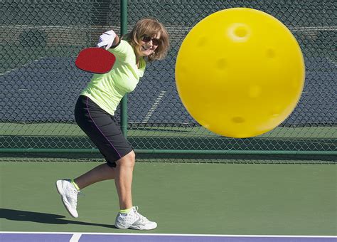 How To Play Pickleball Singles The Pickleball Source