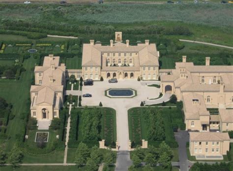 20 Of The Worlds Most Extravagant Homes