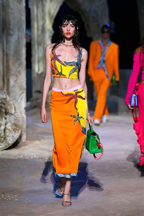 Versace Spring 2021 Ready To Wear Collection Runway Looks Beauty