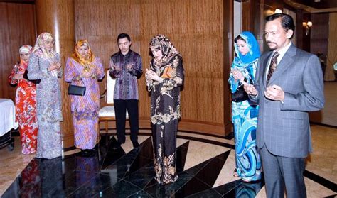 Brunei Resources Photographs Of Her Majesty Raja Isteri 2