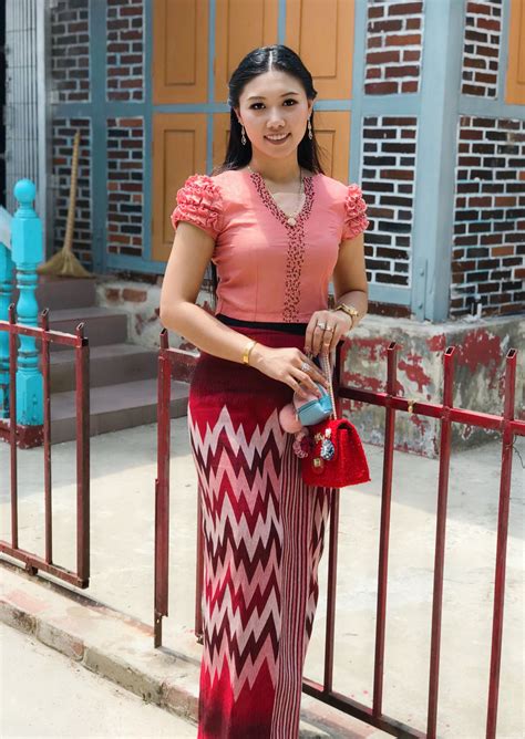 Pin By Thaethae Sheli On Myanmar Traditional Dresses Burma Dress