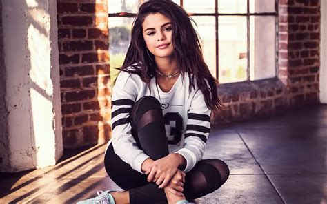 Singer Selena Gomez Background Wallpapers 44158 Baltana