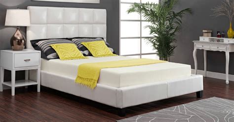 King size memory foam mattresses are more expensive because of their size. Amazon: Signature Sleep King Size 8" Memory Foam Mattress ...