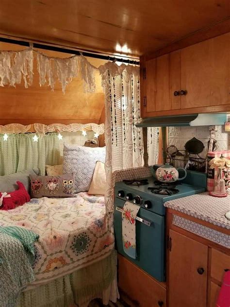 44 Vintage Camper Decor Transformed Into A Cozy Place 19 Possible