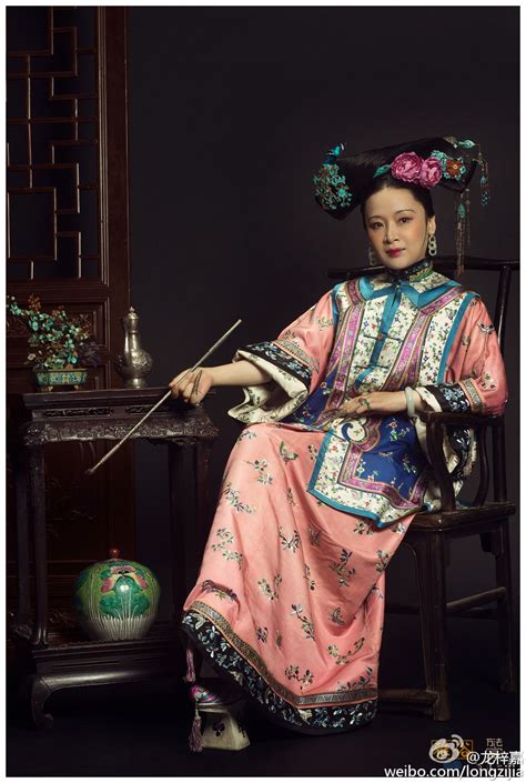 qing-dynasty-fashion-upper-class-women-in-the-qing