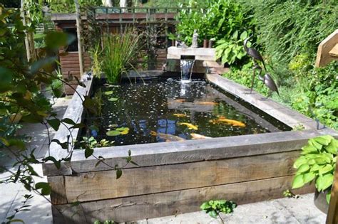 Un bassin de 3 x 2.5 x 1 mètre* est le minimum requis pour des tanches ou des carpes koi. Pin on Fountains/Zen Gardens/Koi Ponds/Terrariums