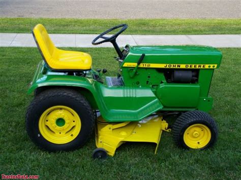 John Deere 112