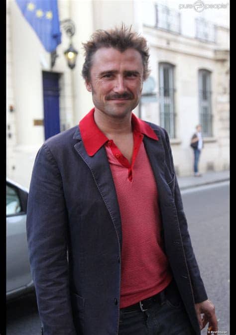 Sa biographie, son actualité, ses photos et vidéos. Alexandre Brasseur en arrivant à la soirée de lancement de ...