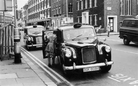 London Black Cab A British Design Icon History Of London Taxi Sgb