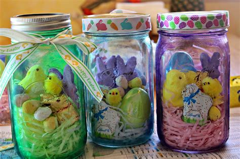 We can never imagine easter without easter baskets. DIY: Mason Jar Easter Basket | Habits of a Modern Hippie