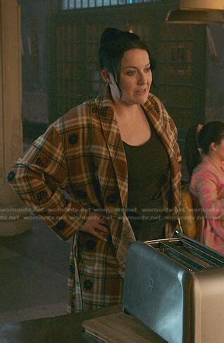 WornOnTV Kellys Brown Plaid Mushroom Robe On Good Trouble Clothes