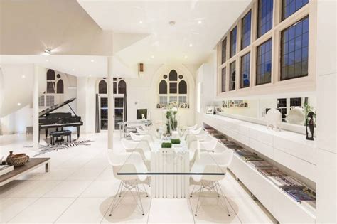 A large dining room table can seat 12 or more and each table's capacity is listed. 40 Glass Dining Room Tables To Revamp With: From Rectangle ...
