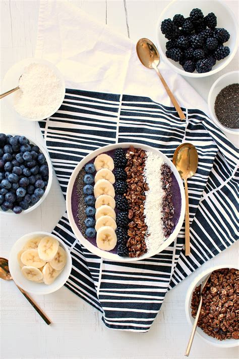 Because of the rumors about dates making for easier labor — more on that in a second — some people may try them for the first time while pregnant. Smoothie Bowl Recipes for Summer | Dans le Lakehouse