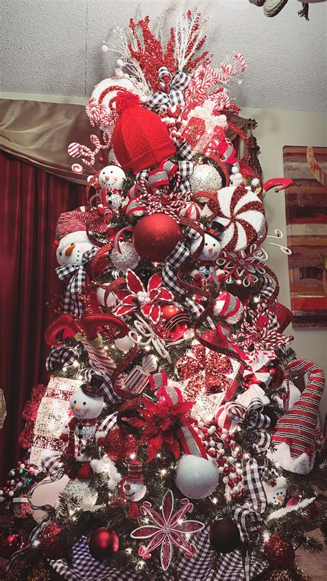 Crazy Fun Red Black And White Christmas Tree By Dary Resendiz