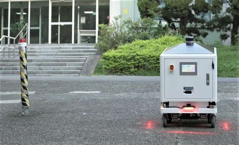 The Itri Cubot One Autonomous Food Delivery Mobile Robot Works Indoors