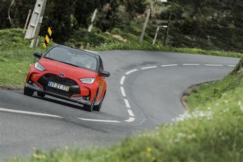 Guna & nikmati kehebatan minyak enjin kereta xra power. Toyota Yaris Hybrid 2020 - enjin 1.5L Dynamic Force tiga ...