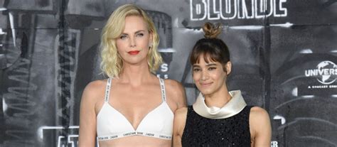 Charlize Theron Se Confie Sur Ses Scènes Sensuelles Avec La Française Sofia Boutella Gala