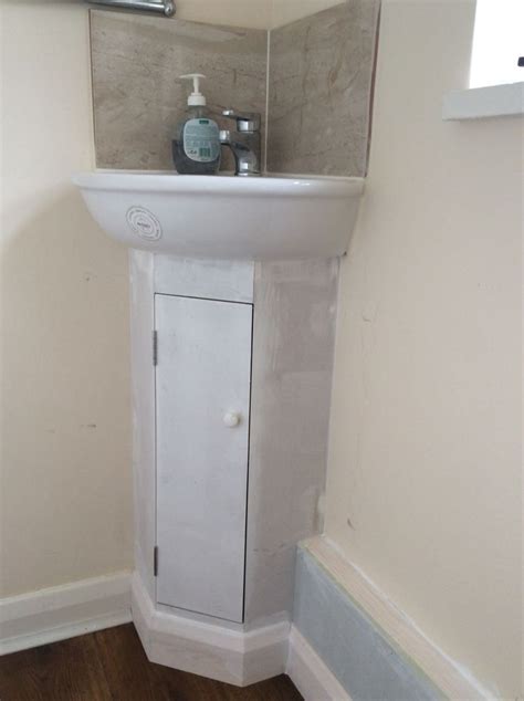 Any ideas on how i can hide an ugly sink in the bedroom?? b6e75c415b62e3f4429a342ac4540e0d.jpg (736×985) | Under bathroom sinks, Small sink, Diy home interior