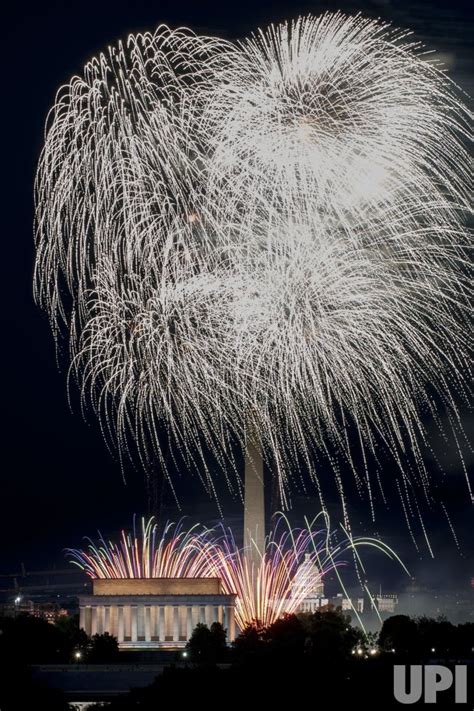 Photo Independence Day Fireworks In Washington Dc Wap201407040046