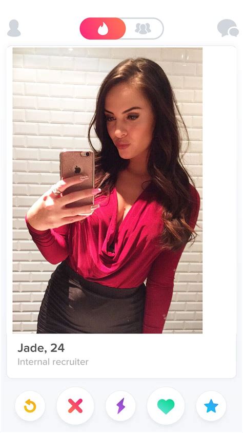 The Most Swiped Tinder Profiles In The Uk Cosmopolitan Uk