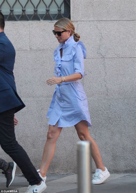 Gwyneth Paltrow Displays Her Pins In Shirt Dress In Milan Daily Mail