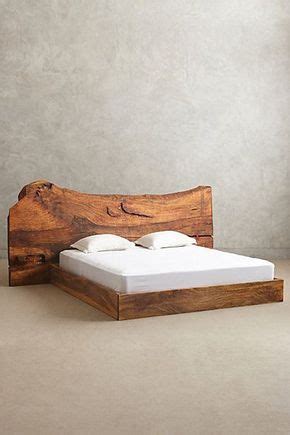 Parole d'ordine sono stile moderno e raffinato e alta qualità di un prodotto realizzato completamente in. Testiera per letto matrimoniale in legno massello ...