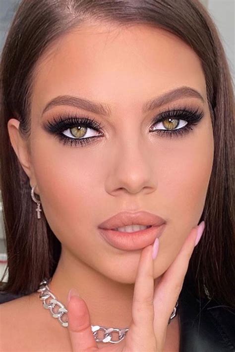 Incredibly Beautiful Soft Makeup Looks For Any Occasion Stunning Smokey