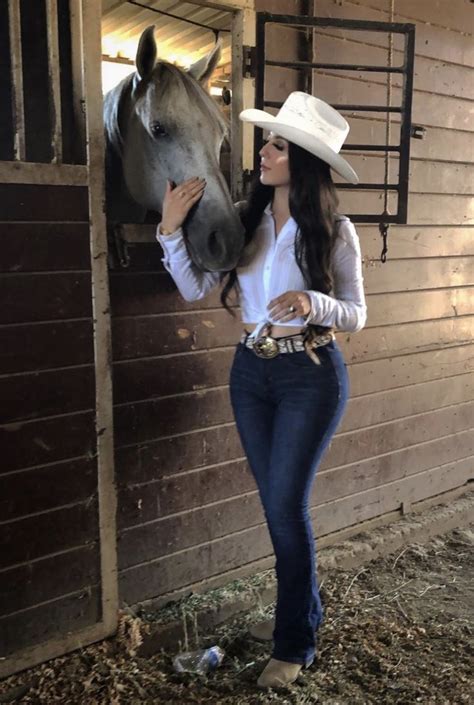 Pin By Monica Gonzalez On Vaquera Style Sexy Cowgirl Outfits Cowgirl