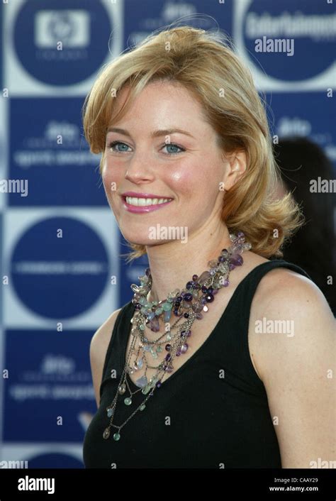 Feb 28 2004 Santa Monica California Usa Actress Elizabeth Banks At