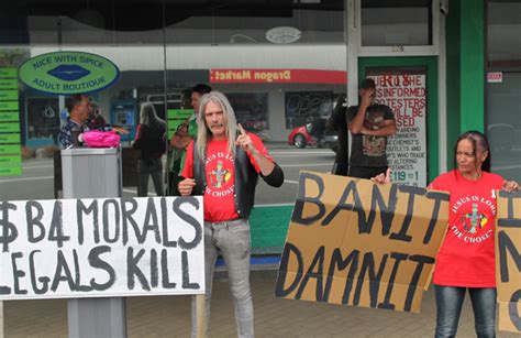 Drug Protest Not So Nice For Store Nz