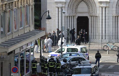 Trois morts dans une attaque au couteau dans une église de Nice | Le Devoir