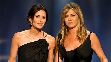 Jennifer Aniston And Courteney Coxs Mask Style Get Your Own