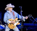 Dwight Yoakam - Country Singer & Legend | Dwight yoakam, Dwight ...