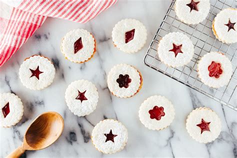 Rate this recipe preheat oven to 350 degrees. Austrian Linzer Cookie (Helle Linzer Plaetzchen) Recipe