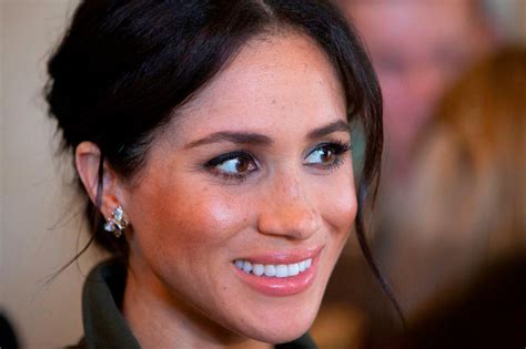 Meghan Markle Just Wore A Rare Bold Lip Glamour