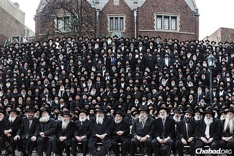 Thousands Of Chabad Lubavitch Rabbis In Annual Photo Group Portrait