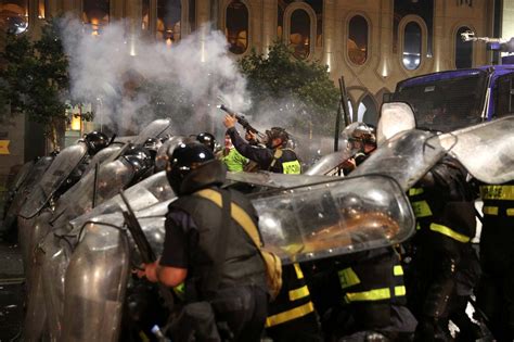 Riot Police Fire Rubber Bullets Tear Gas And Water Cannons To Drive