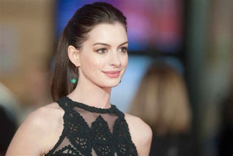 She is the recipient of many awards, including an academy award, a primetime emmy award, and a golden globe award. What Makes up the Anne Hathaway Net Worth? Here's What We ...
