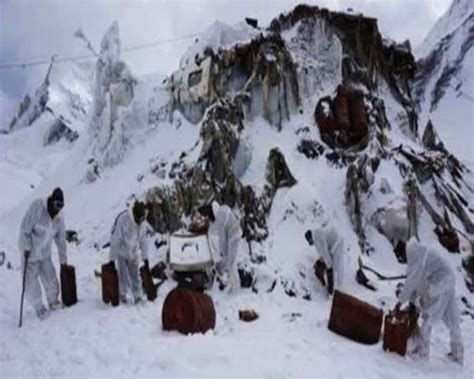 eight soldiers trapped after avalanche hits siachen morungexpress