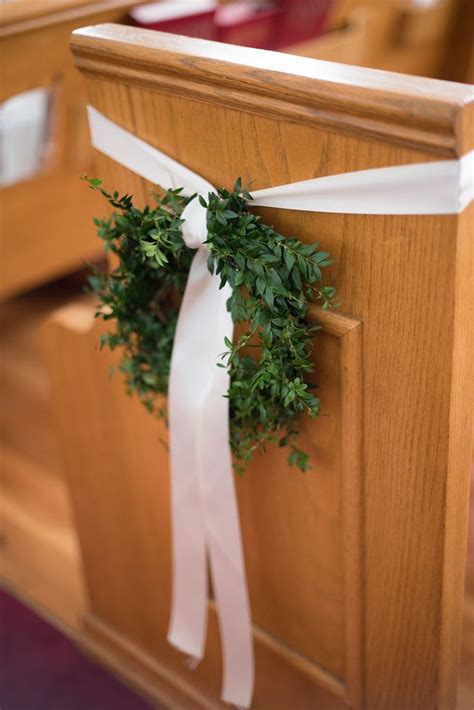 Pew Marker Wreath Julie Cate Photography Wedding Pew Markers Pew
