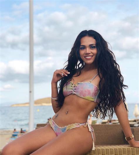 Mayra Go I Anuncia Nuevo Videoclip En Tentador Bikini En Instagram