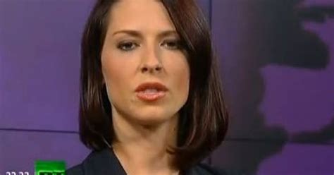 russia today s abby martin says she won t go to crimea despite rt s statement video